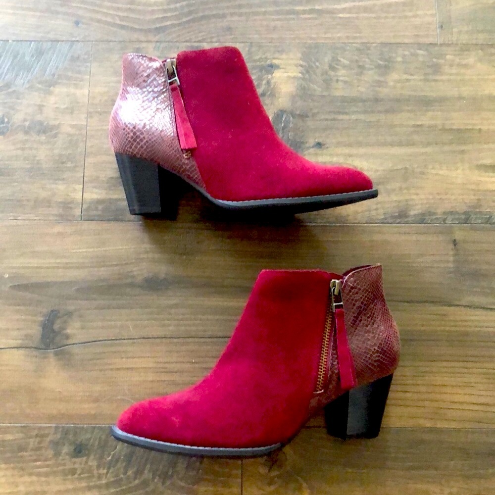 NWOB Vionic Superior Support Boot - Suede + Leather - Size 6.5 - Grape Merlot